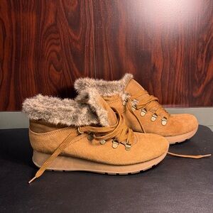 BareTraps Tan Fur-Lined Winter Boots